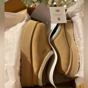 SOLD🚫 Ugg Tazz Sand Platform NEW !!